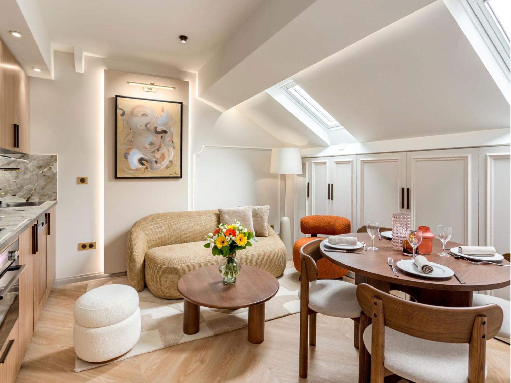 Merveil - Luxury - Champs Elysees - St Cyr I