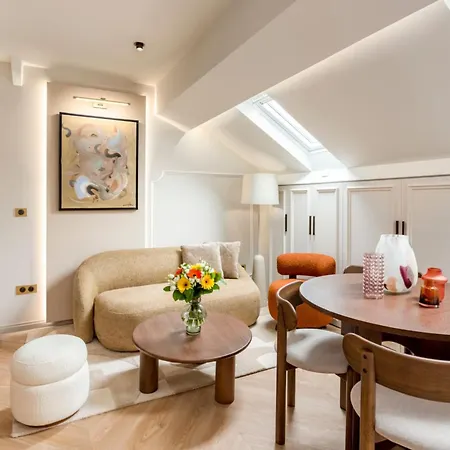 Merveil - Luxury - Champs Elysees - St Cyr I