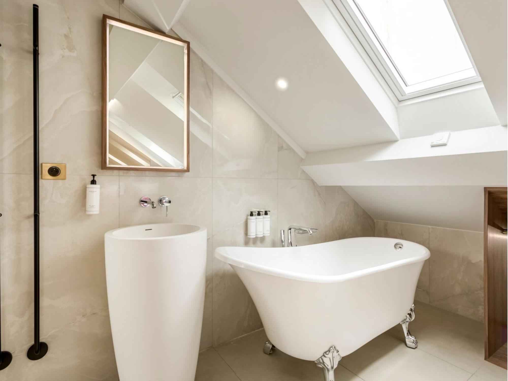 Merveil - Luxury - Champs Elysees - St Cyr I Paris